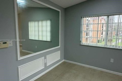 Condo in Miramar, Florida, 1 bedroom  № 2002814 - photo 6