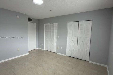 Condo in Miramar, Florida, 1 bedroom  № 2002814 - photo 11