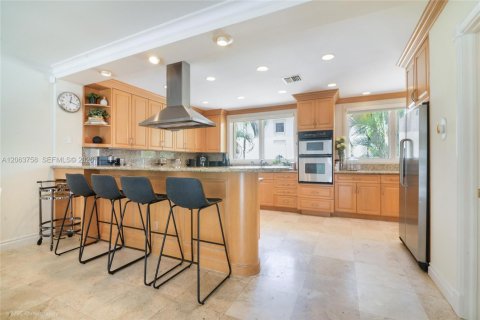 Touwnhouse à louer à North Miami Beach, Floride: 3 chambres, 214.6 m2 № 2275115 - photo 5