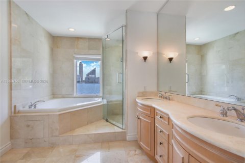 Touwnhouse à louer à North Miami Beach, Floride: 3 chambres, 214.6 m2 № 2275115 - photo 9