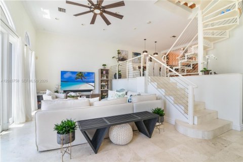 Touwnhouse à louer à North Miami Beach, Floride: 3 chambres, 214.6 m2 № 2275115 - photo 2