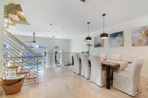 Touwnhouse à louer à North Miami Beach, Floride: 3 chambres, 214.6 m2 № 2275115 - photo 4
