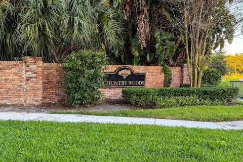 Casa en venta en Palm Harbor, Florida, 5 dormitorios, 401.71 m2 № 2420490 - foto 2