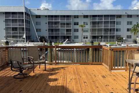 Adosado en venta en North Miami Beach, Florida, 3 dormitorios, 149.57 m2 № 2060544 - foto 6