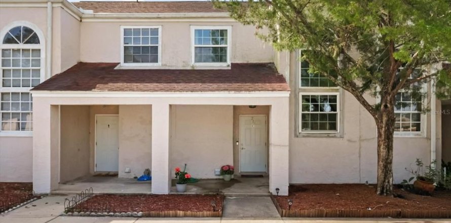 Townhouse in Kissimmee, Florida 2 bedrooms, 111.48 sq.m. № 1759999