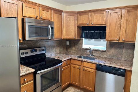 Condominio en venta en Pembroke Pines, Florida, 2 dormitorios, 108.7 m2 № 1825756 - foto 6