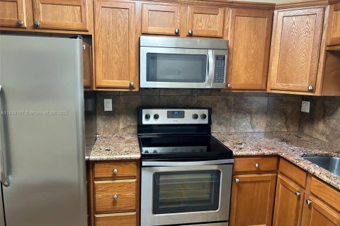Condominio en venta en Pembroke Pines, Florida, 2 dormitorios, 108.7 m2 № 1825756 - foto 7