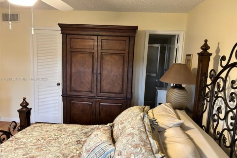 Condominio en venta en Pembroke Pines, Florida, 2 dormitorios, 108.7 m2 № 1825756 - foto 25