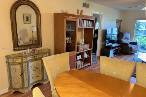 Condominio en venta en Pembroke Pines, Florida, 2 dormitorios, 108.7 m2 № 1825756 - foto 13