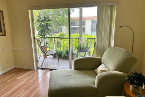 Condominio en venta en Pembroke Pines, Florida, 2 dormitorios, 108.7 m2 № 1825756 - foto 18