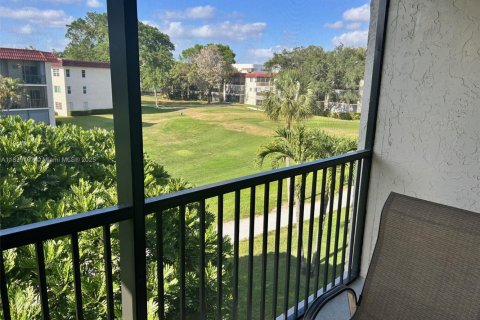 Condominio en venta en Pembroke Pines, Florida, 2 dormitorios, 108.7 m2 № 1825756 - foto 4