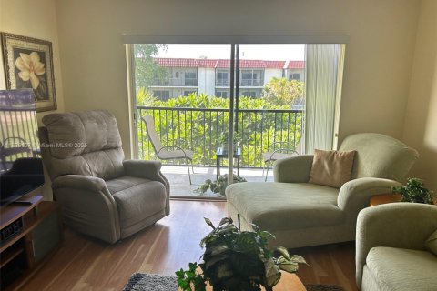 Condominio en venta en Pembroke Pines, Florida, 2 dormitorios, 108.7 m2 № 1825756 - foto 3
