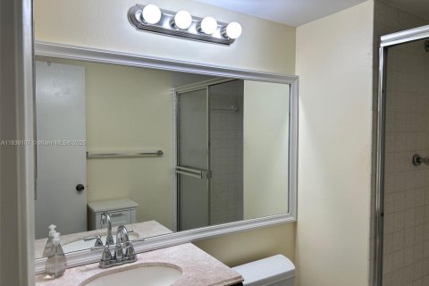 Condominio en venta en Pembroke Pines, Florida, 2 dormitorios, 108.7 m2 № 1825756 - foto 28