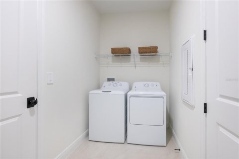 Touwnhouse à vendre à Venice, Floride: 4 chambres, 261.33 m2 № 2100150 - photo 11