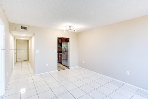 Купить кондоминиум в Плантация, Флорида 1 спальня, 70.61м2, № 2013040 - фото 10