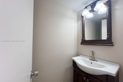 Купить кондоминиум в Плантация, Флорида 1 спальня, 70.61м2, № 2013040 - фото 5