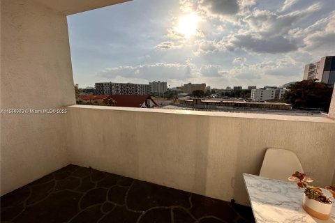 Copropriété à vendre à Miami, Floride: 2 chambres, 91.42 m2 № 1874157 - photo 15