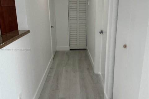 Copropriété à vendre à Miami, Floride: 2 chambres, 91.42 m2 № 1874157 - photo 29