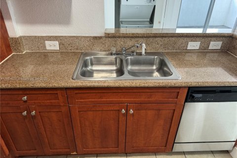 Copropriété à vendre à Miami, Floride: 2 chambres, 91.42 m2 № 1874157 - photo 12