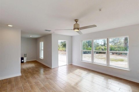 Commercial property in Punta Gorda, Florida 16 bedrooms, 804.91 sq.m. № 2095924 - photo 12