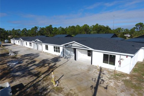 Commercial property in Punta Gorda, Florida 16 bedrooms, 804.91 sq.m. № 2095924