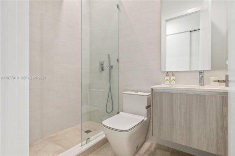 House in Miami, Florida 4 bedrooms, 346.8 sq.m. № 2042548 - photo 20