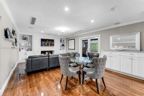 Casa en venta en Miami, Florida, 4 dormitorios, 242.01 m2 № 1745876 - foto 11