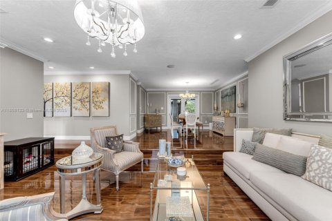 Casa en venta en Miami, Florida, 4 dormitorios, 242.01 m2 № 1745876 - foto 9