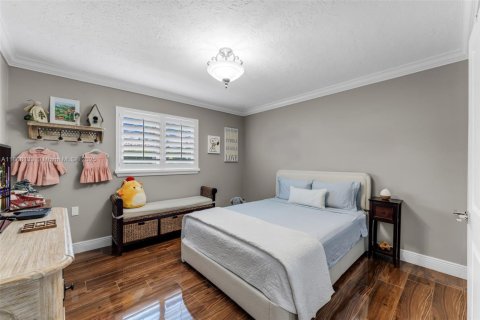 Casa en venta en Miami, Florida, 4 dormitorios, 242.01 m2 № 1745876 - foto 19
