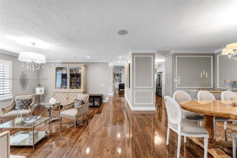 Casa en venta en Miami, Florida, 4 dormitorios, 242.01 m2 № 1745876 - foto 10
