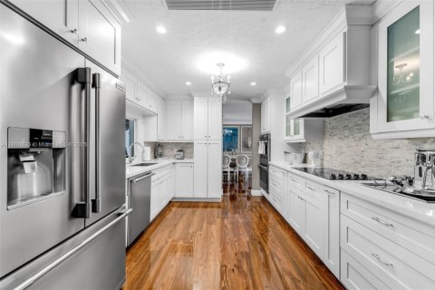 Casa en venta en Miami, Florida, 4 dormitorios, 242.01 m2 № 1745876 - foto 14