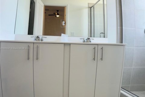 Снять в аренду виллу или дом в Хомстед, Флорида 3 спальни, № 2014519 - фото 19