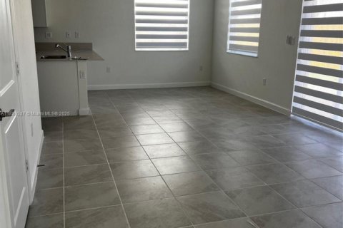 Снять в аренду виллу или дом в Хомстед, Флорида 3 спальни, № 2014519 - фото 4