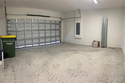 Снять в аренду виллу или дом в Хомстед, Флорида 3 спальни, № 2014519 - фото 30