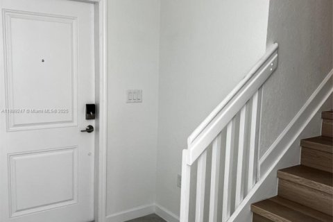 Снять в аренду виллу или дом в Хомстед, Флорида 3 спальни, № 2014519 - фото 10
