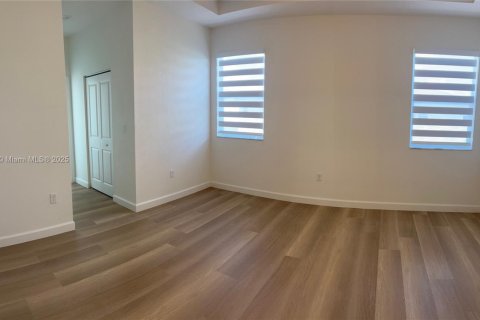 Снять в аренду виллу или дом в Хомстед, Флорида 3 спальни, № 2014519 - фото 14