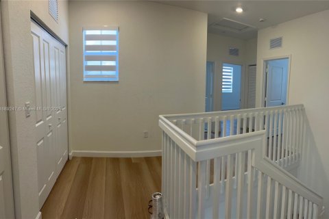 Снять в аренду виллу или дом в Хомстед, Флорида 3 спальни, № 2014519 - фото 13