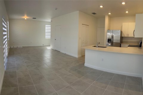 Снять в аренду виллу или дом в Хомстед, Флорида 3 спальни, № 2014519 - фото 6