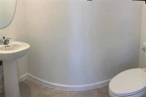 Снять в аренду виллу или дом в Хомстед, Флорида 3 спальни, № 2014519 - фото 9