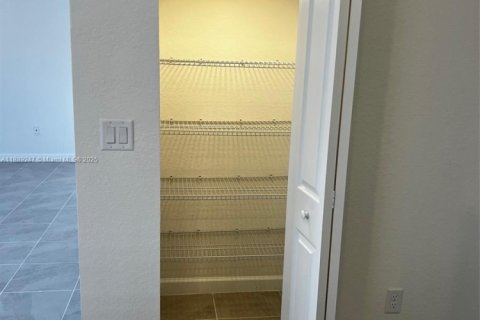 Снять в аренду виллу или дом в Хомстед, Флорида 3 спальни, № 2014519 - фото 29