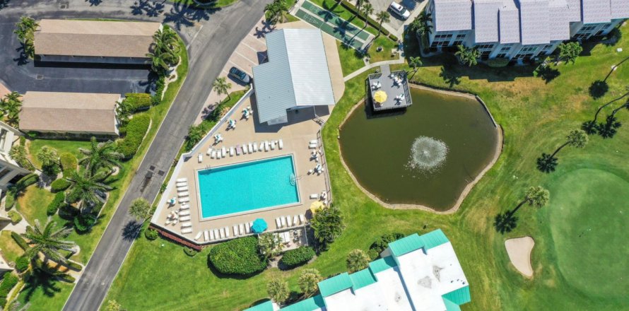 Condo in Fort Pierce, Florida, 2 bedrooms № 1103433