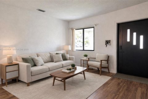 House in Miami Gardens, Florida 3 bedrooms, 98.66 sq.m. № 2067851 - photo 8