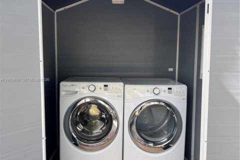 House in Miami Gardens, Florida 3 bedrooms, 98.66 sq.m. № 2067851 - photo 27