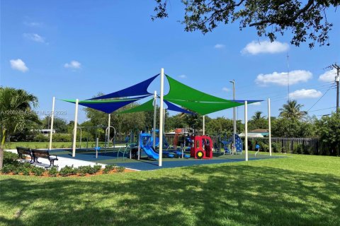 House in Miami Gardens, Florida 3 bedrooms, 98.66 sq.m. № 2067851 - photo 29