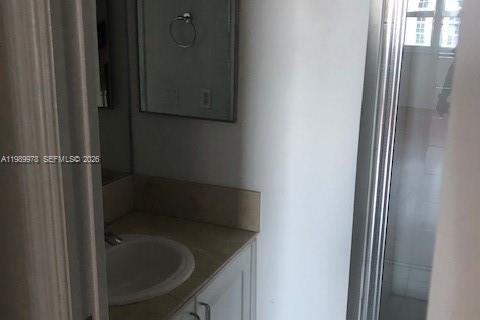 Condo in Miami, Florida, 2 bedrooms  № 2053074 - photo 11
