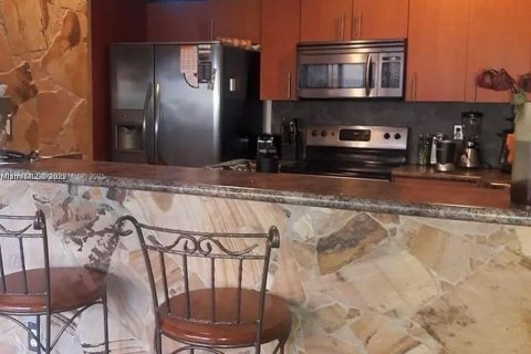 Villa ou maison à louer à Homestead, Floride: 4 chambres, 168.52 m2 № 1982533 - photo 2