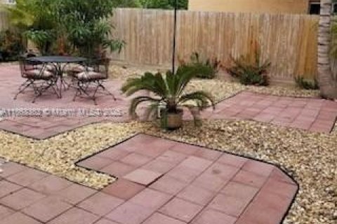 Villa ou maison à louer à Homestead, Floride: 4 chambres, 168.52 m2 № 1982533 - photo 8