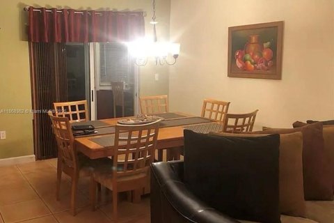 Villa ou maison à louer à Homestead, Floride: 4 chambres, 168.52 m2 № 1982533 - photo 4