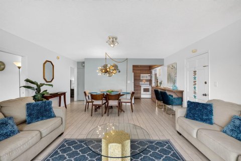 Condo in Fort Lauderdale, Florida, 2 bedrooms  № 2404301 - photo 5