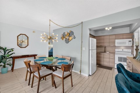 Condo in Fort Lauderdale, Florida, 2 bedrooms  № 2404301 - photo 7